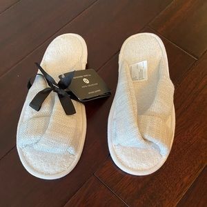 slippers size small 5-8 color - silver